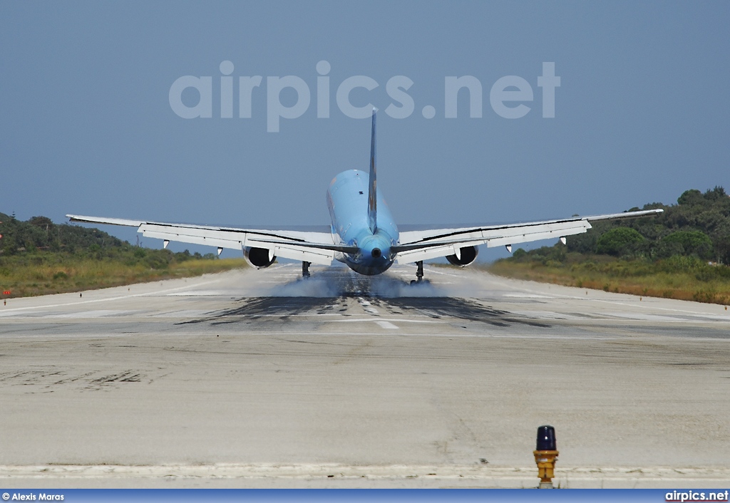 G-BYAW, Boeing 757-200, Thomsonfly