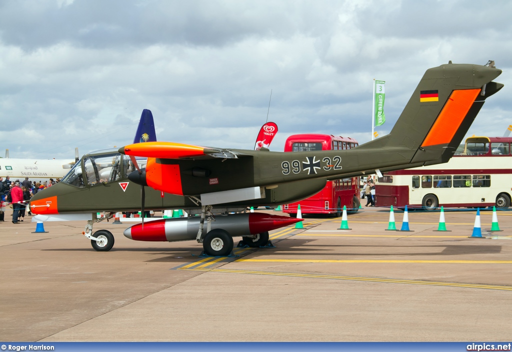 G-BZGK, North American (Rockwell) OV-10B Bronco, Bronco Demo Team