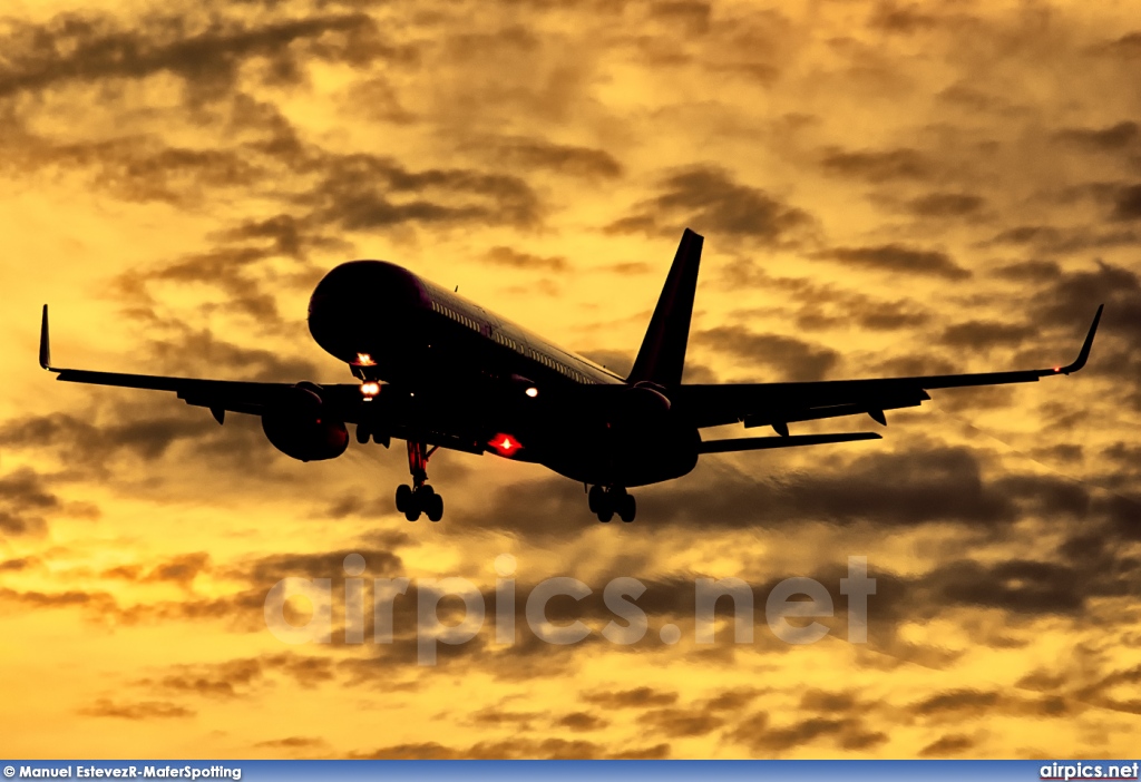 G-CPEU, Boeing 757-200, Thomson Airways