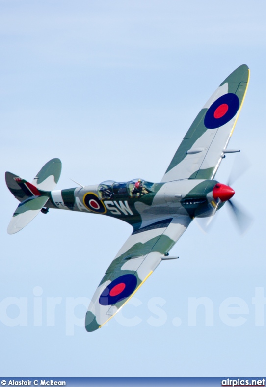 G-CTIX, Supermarine Spitfire T9, Untitled