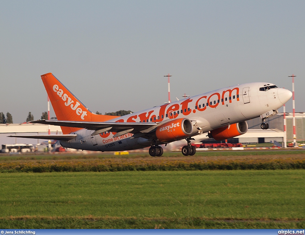 G-EZKD, Boeing 737-700, easyJet