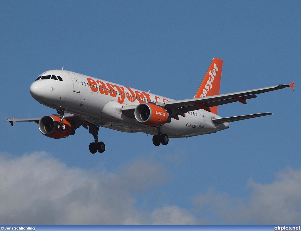 G-EZTE, Airbus A320-200, easyJet