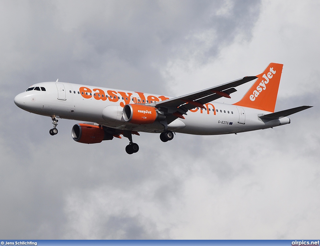 G-EZTG, Airbus A320-200, easyJet