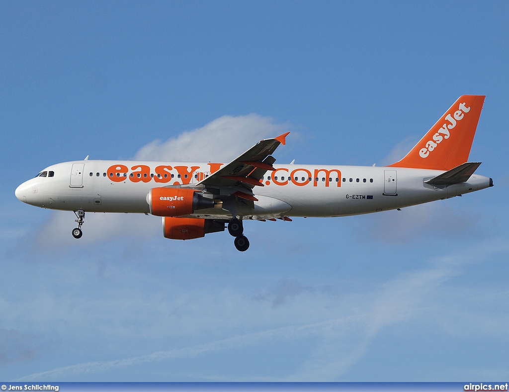 G-EZTM, Airbus A320-200, easyJet