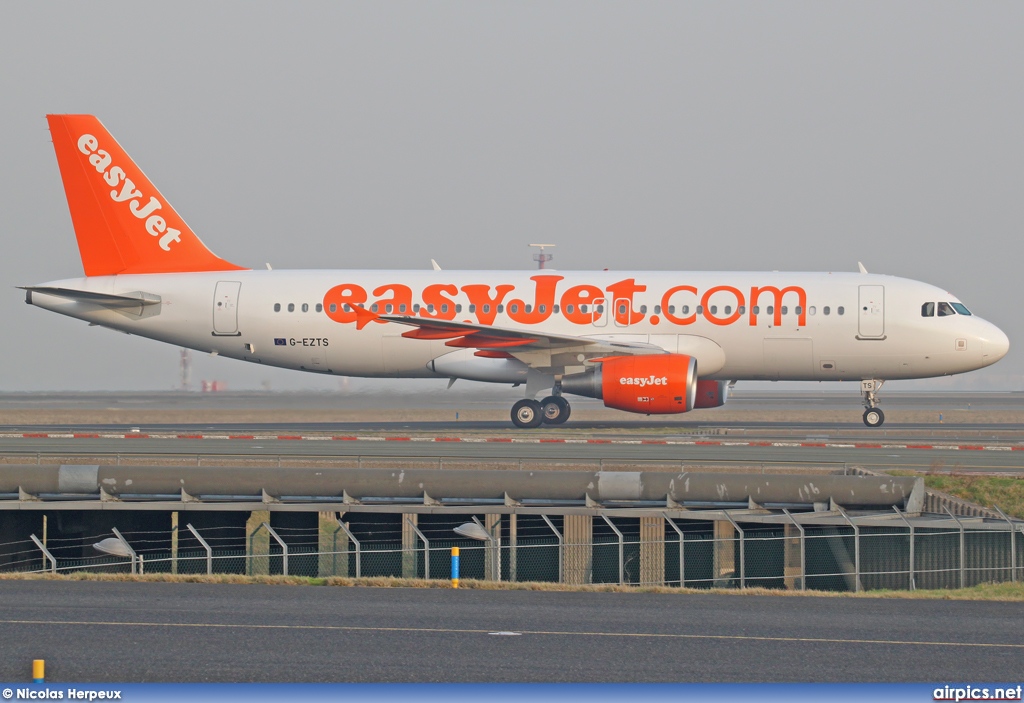 G-EZTS, Airbus A320-200, easyJet