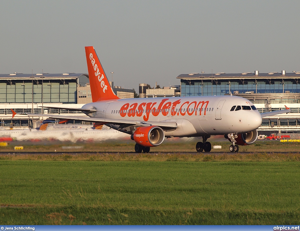 G-EZTY, Airbus A320-200, easyJet