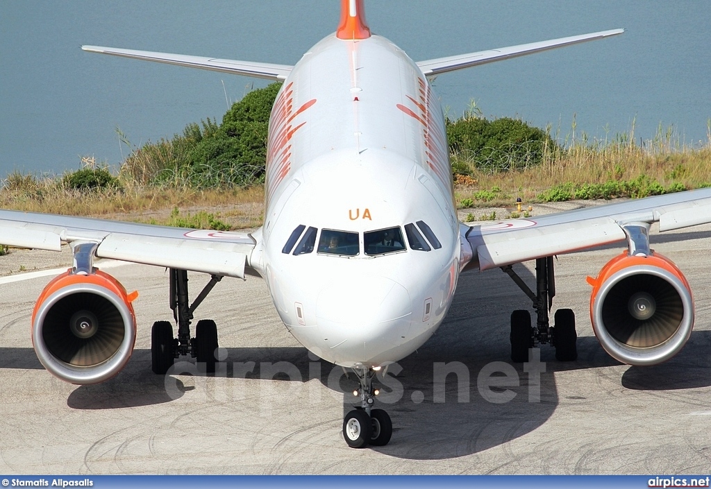 G-EZUA, Airbus A320-200, easyJet