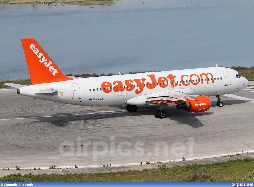 G-EZUA, Airbus A320-200, easyJet