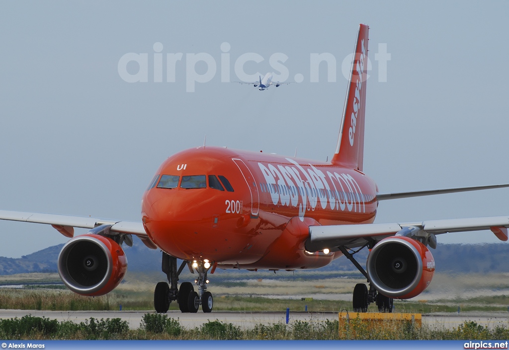 G-EZUI, Airbus A320-200, easyJet