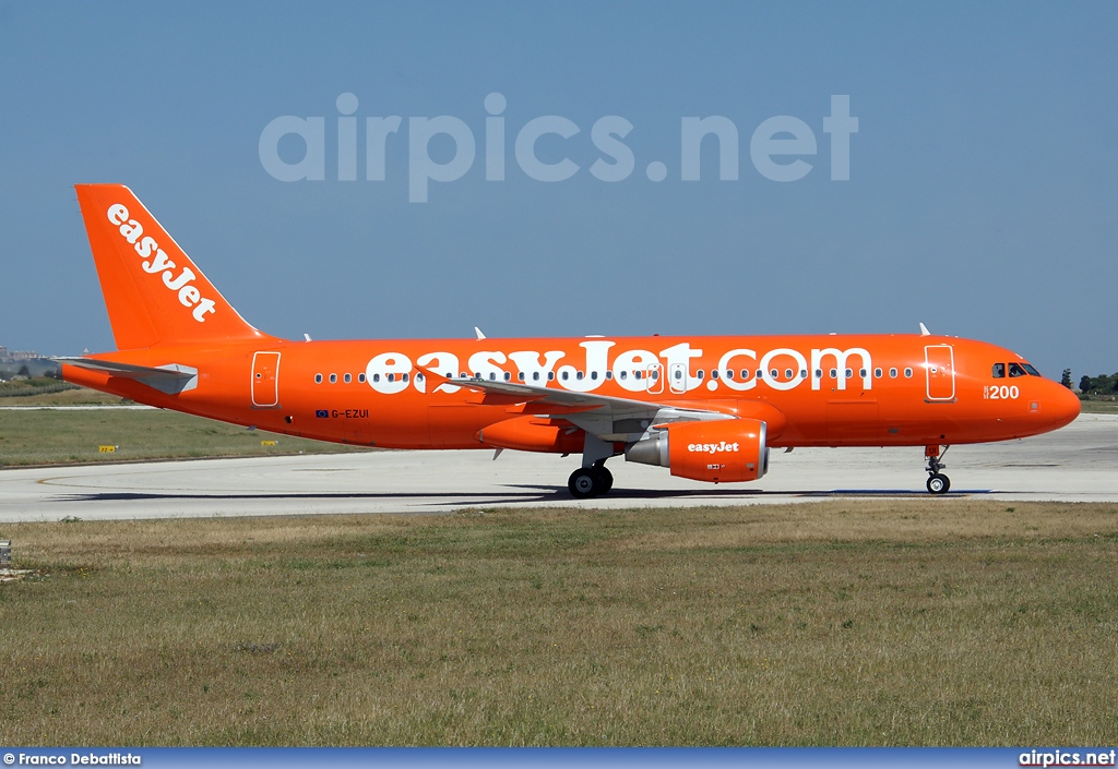 G-EZUI, Airbus A320-200, easyJet