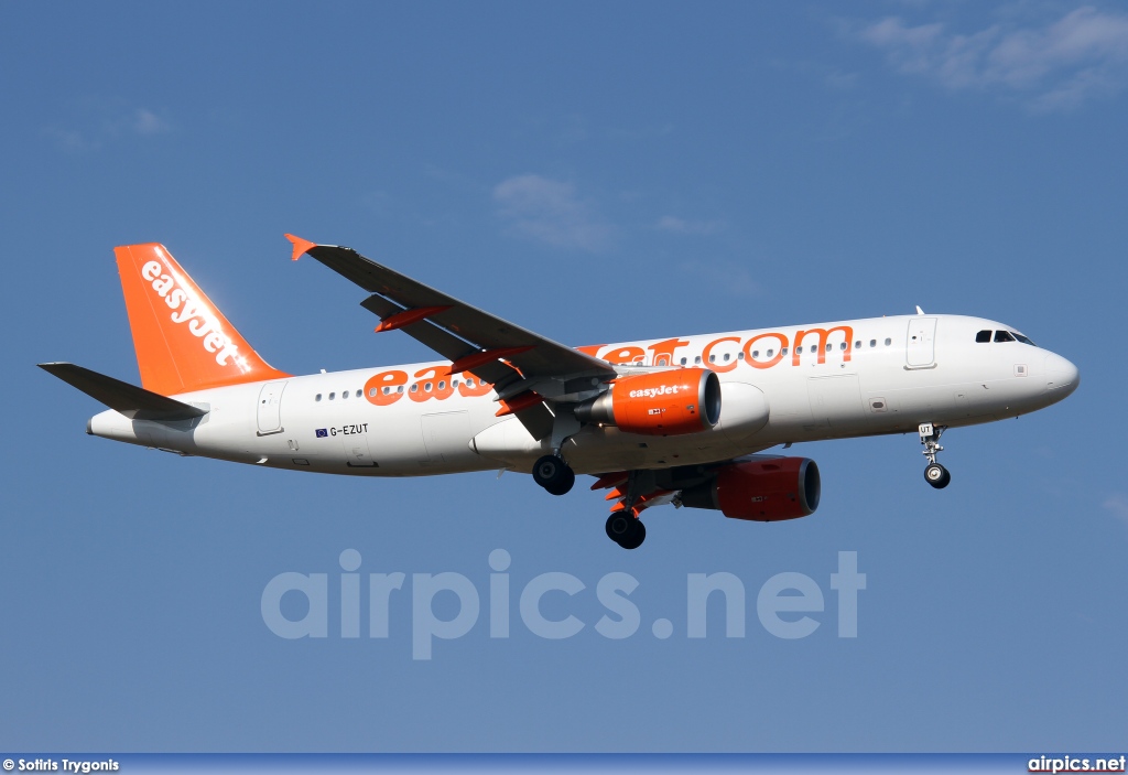 G-EZUT, Airbus A320-200, easyJet