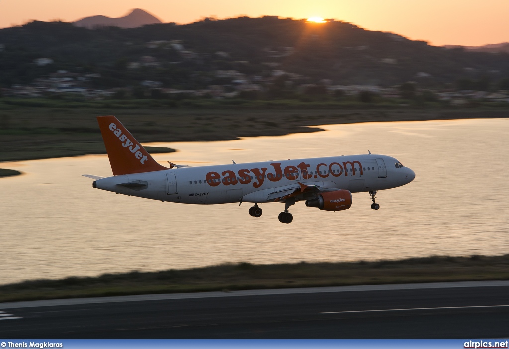 G-EZUW, Airbus A320-200, easyJet