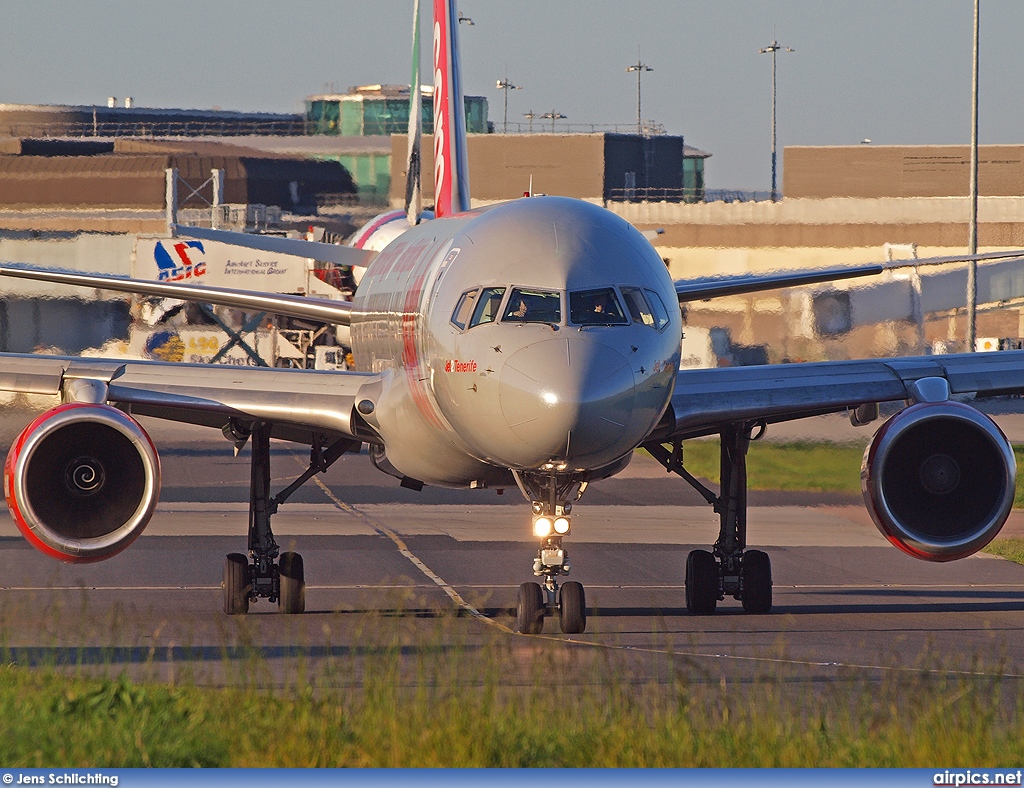 G-LSAA, Boeing 757-200, Jet2.com