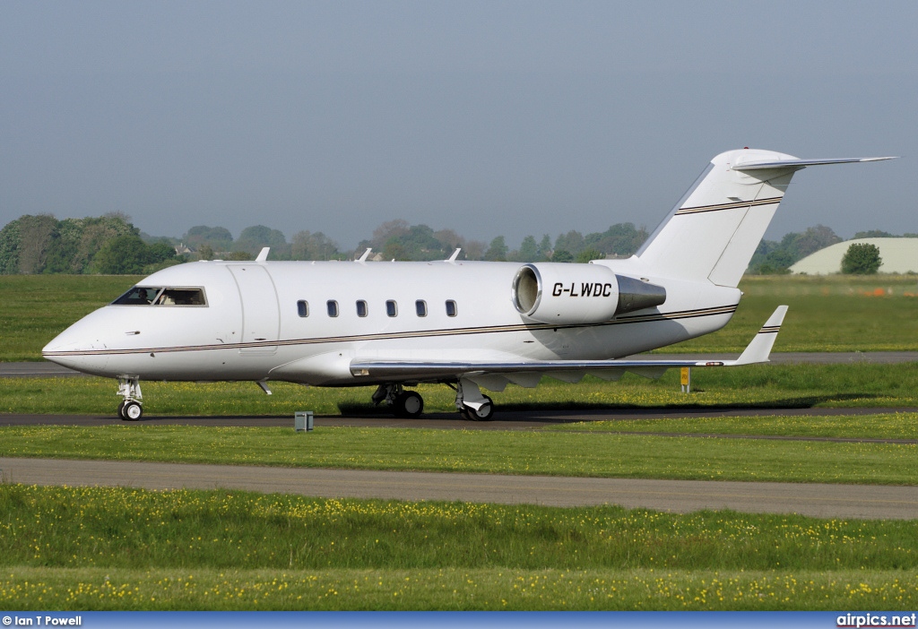G-LWDC, Bombardier Challenger 600-CL-601, Untitled