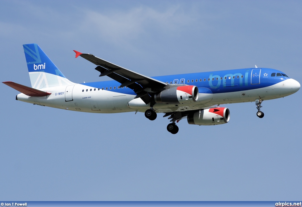 G-MIDY, Airbus A320-200, bmi