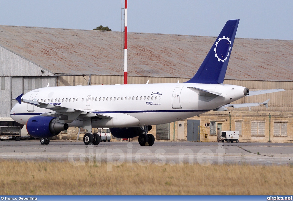 G-NMAK, Airbus A319-100CJ, Twinjet