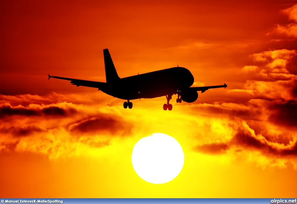 G-OJEG, Airbus A321-200, Monarch Airlines