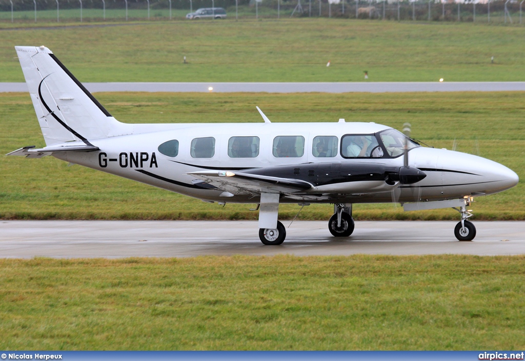 G-ONPA, Piper PA-31-350 Navajo Chieftain, Untitled