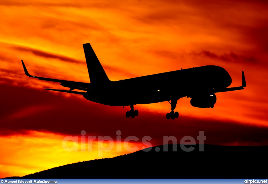 G-OOBH, Boeing 757-200, Thomson Airways