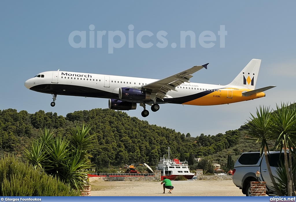 G-OZBL, Airbus A321-200, Monarch Airlines