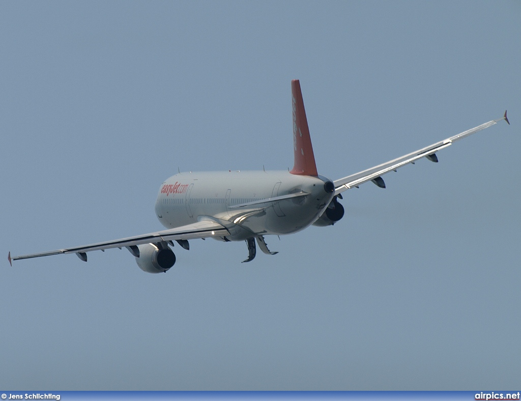 G-TTIF, Airbus A321-200, easyJet