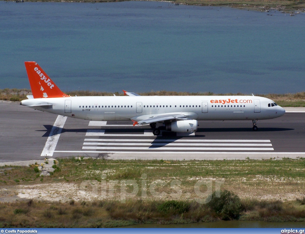 G-TTIF, Airbus A321-200, easyJet