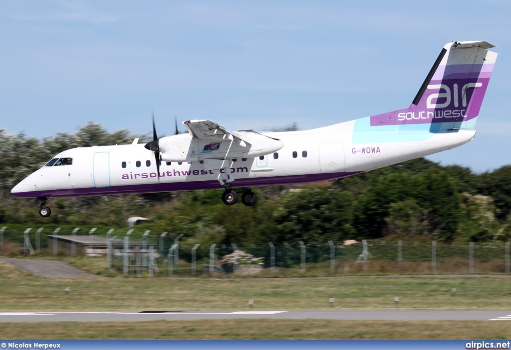 G-WOWA, De Havilland Canada DHC-8-300 Q Dash 8, Air Southwest