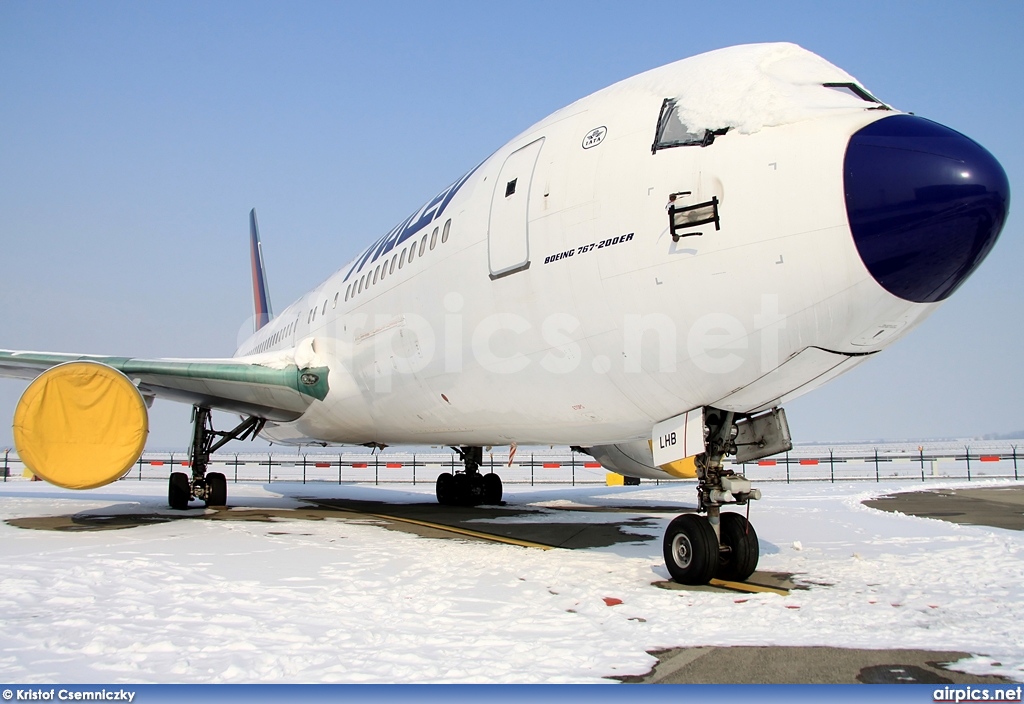 HA-LHB, Boeing 767-200ER, MALEV Hungarian Airlines