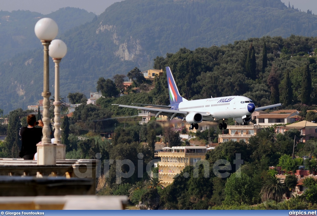 HA-LOC, Boeing 737-800, MALEV Hungarian Airlines