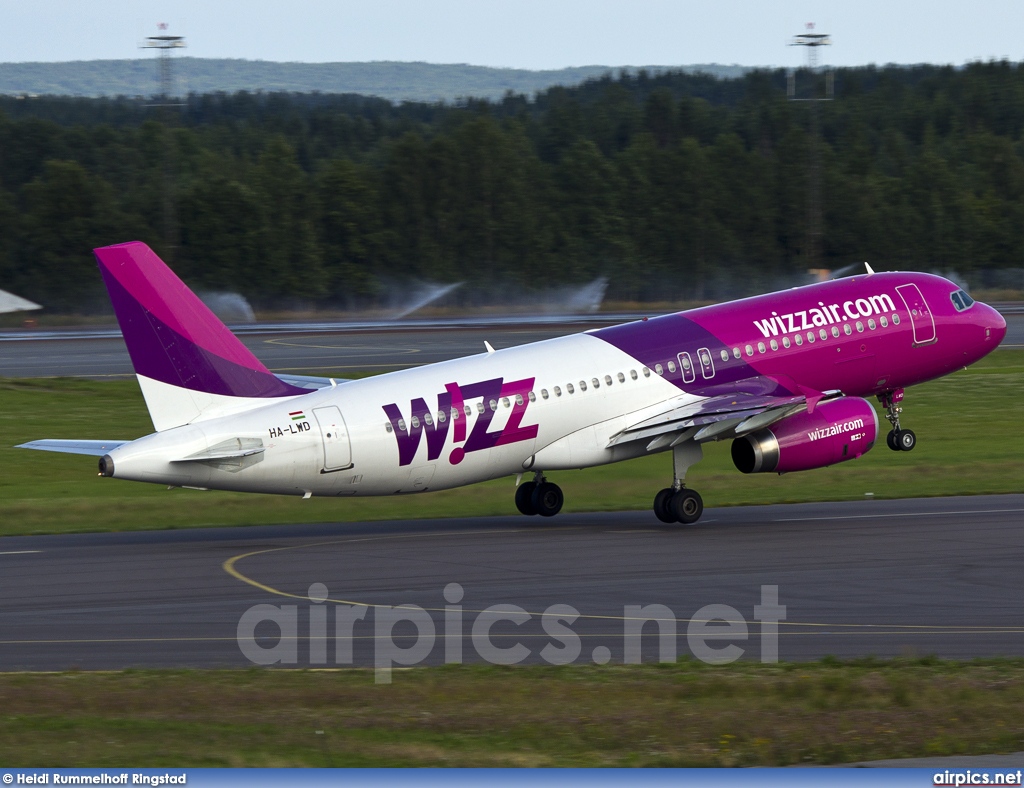 HA-LWD, Airbus A320-200, Wizz Air