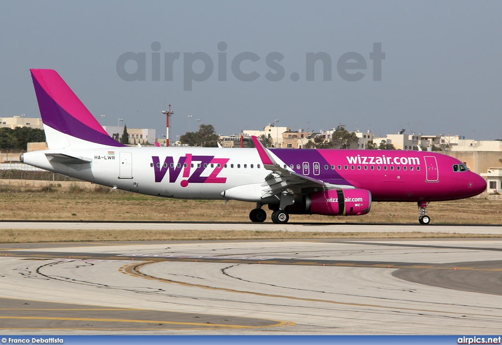 HA-LWR, Airbus A320-200, Wizz Air