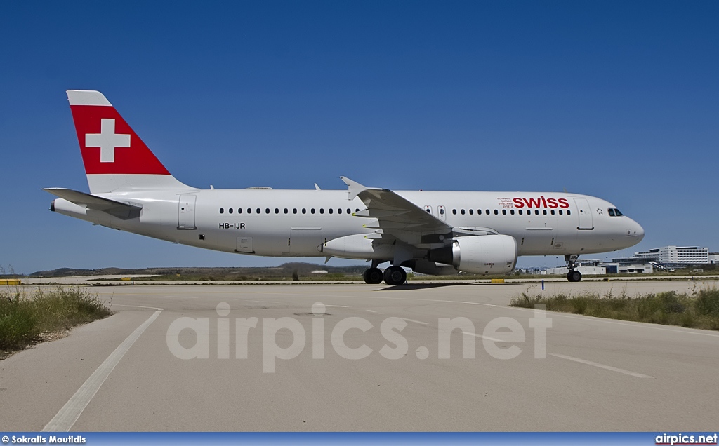 HB-IJR, Airbus A320-200, Swiss International Air Lines