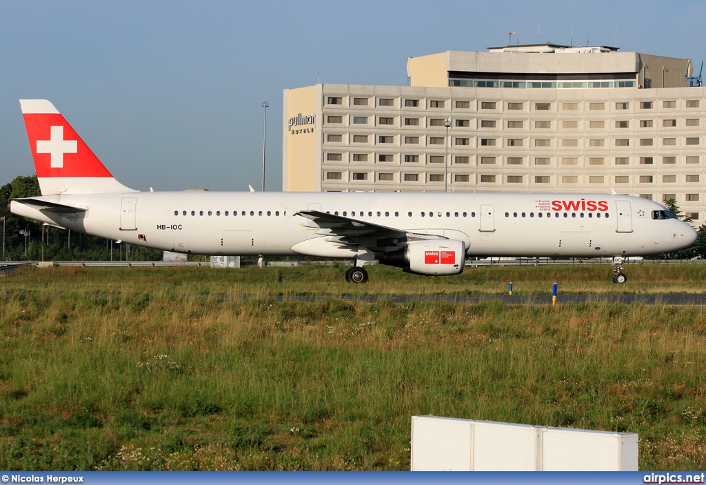 HB-IOC, Airbus A321-100, Swiss International Air Lines