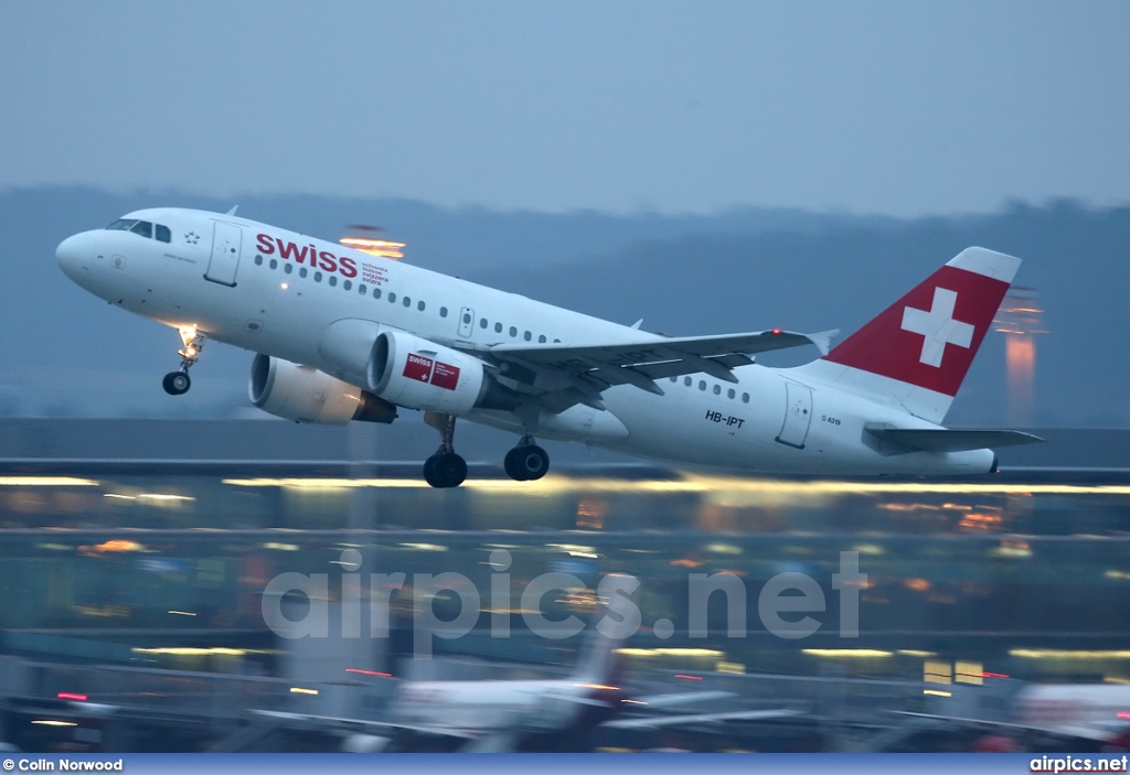 HB-IPT, Airbus A319-100, Swiss International Air Lines