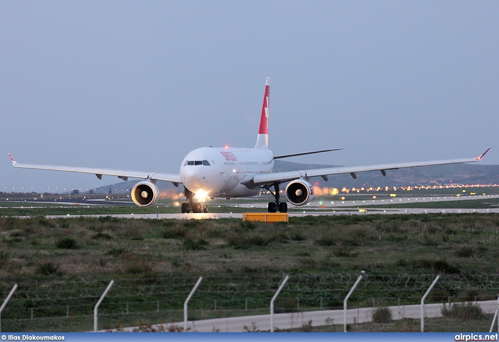 HB-IQC, Airbus A330-200, Swiss International Air Lines