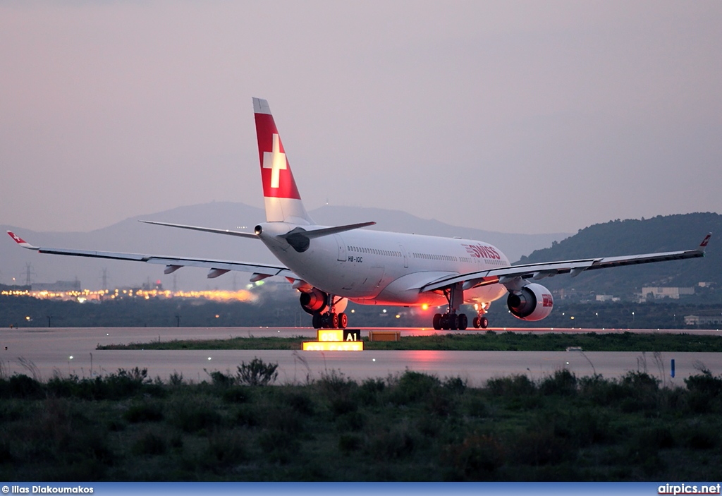 HB-IQC, Airbus A330-200, Swiss International Air Lines