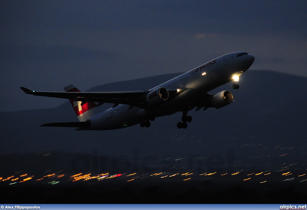 HB-IQC, Airbus A330-200, Swiss International Air Lines