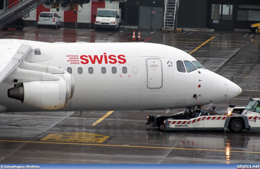 HB-IYR, British Aerospace Avro RJ100, Swiss International Air Lines