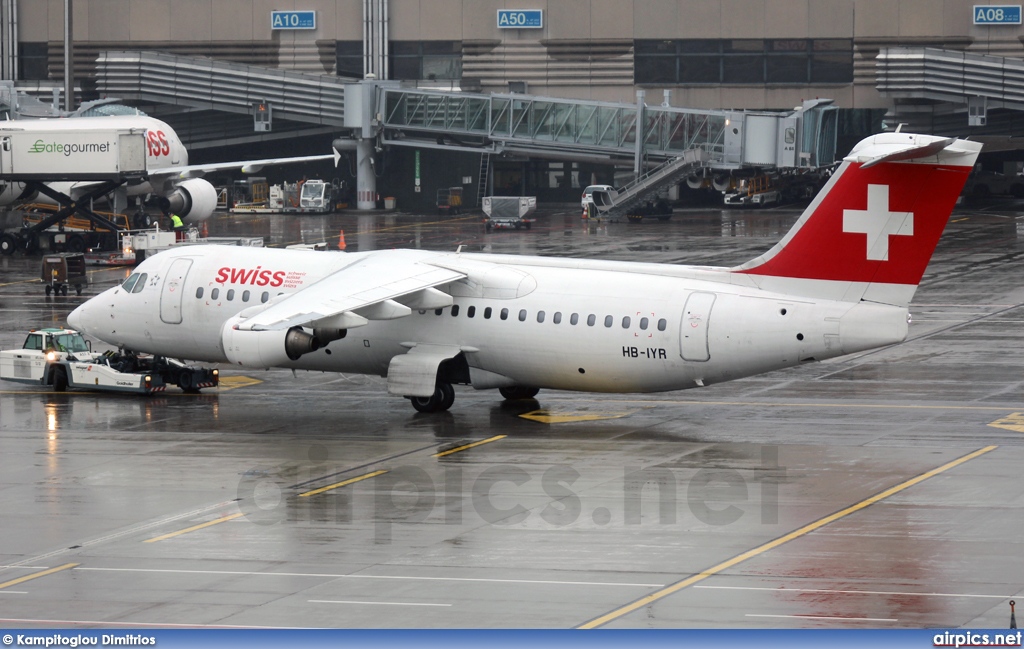 HB-IYR, British Aerospace Avro RJ100, Swiss International Air Lines