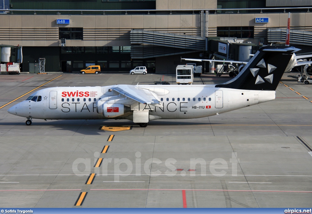 HB-IYU, British Aerospace Avro RJ100, Swiss International Air Lines