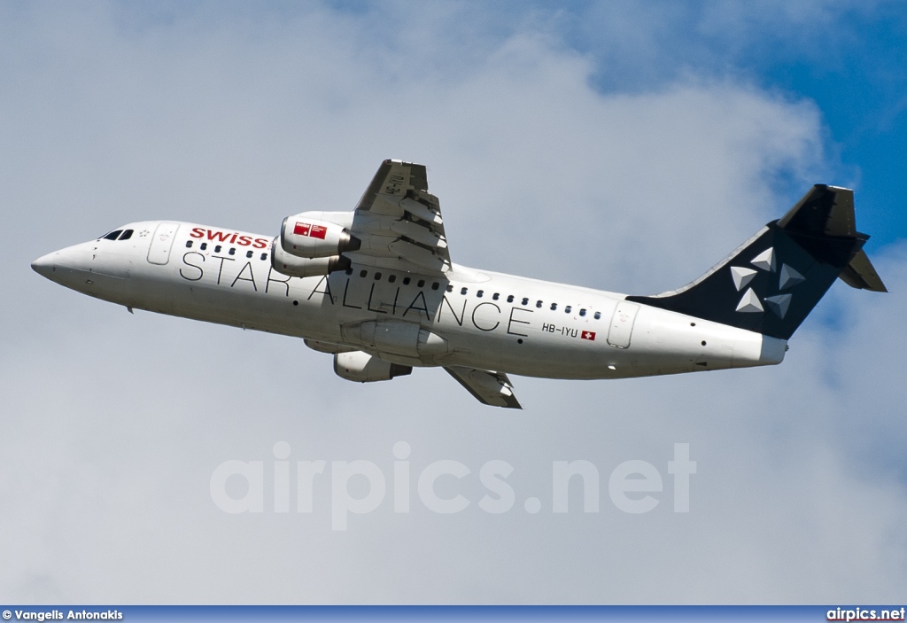 HB-IYU, British Aerospace Avro RJ100, Swiss International Air Lines