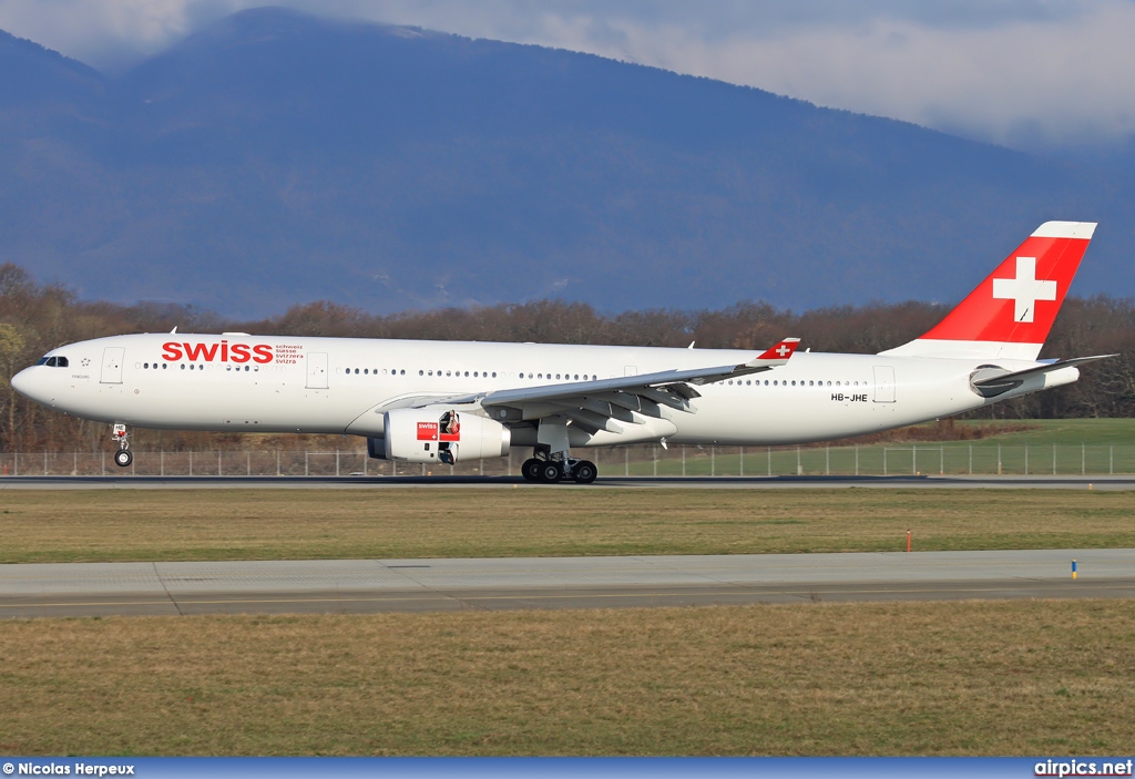 HB-JHE, Airbus A330-300, Swiss International Air Lines