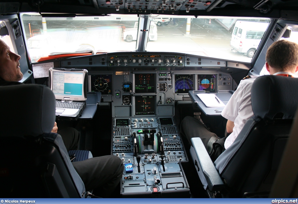 HB-JZU, Airbus A319-100, easyJet Switzerland