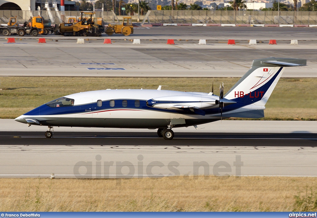 HB-LUT, Piaggio P180 Avanti, Private