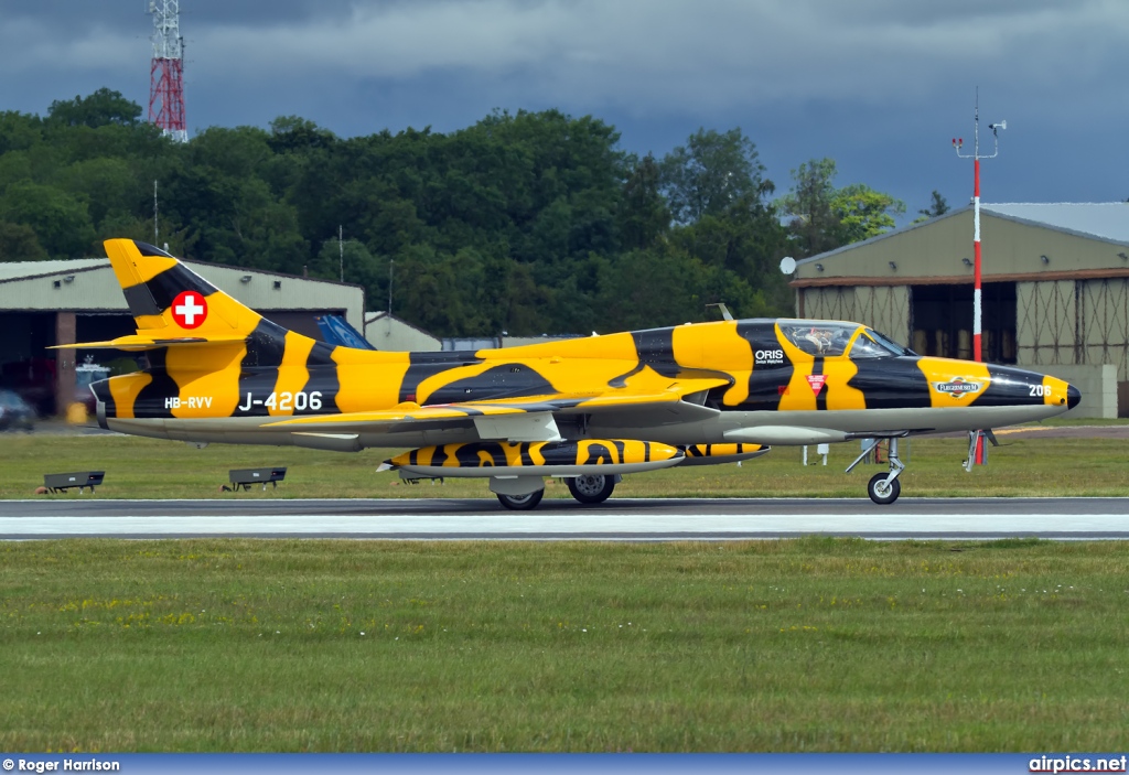 HB-RVV, Hawker Hunter Mk.68, Swiss Hunter Team