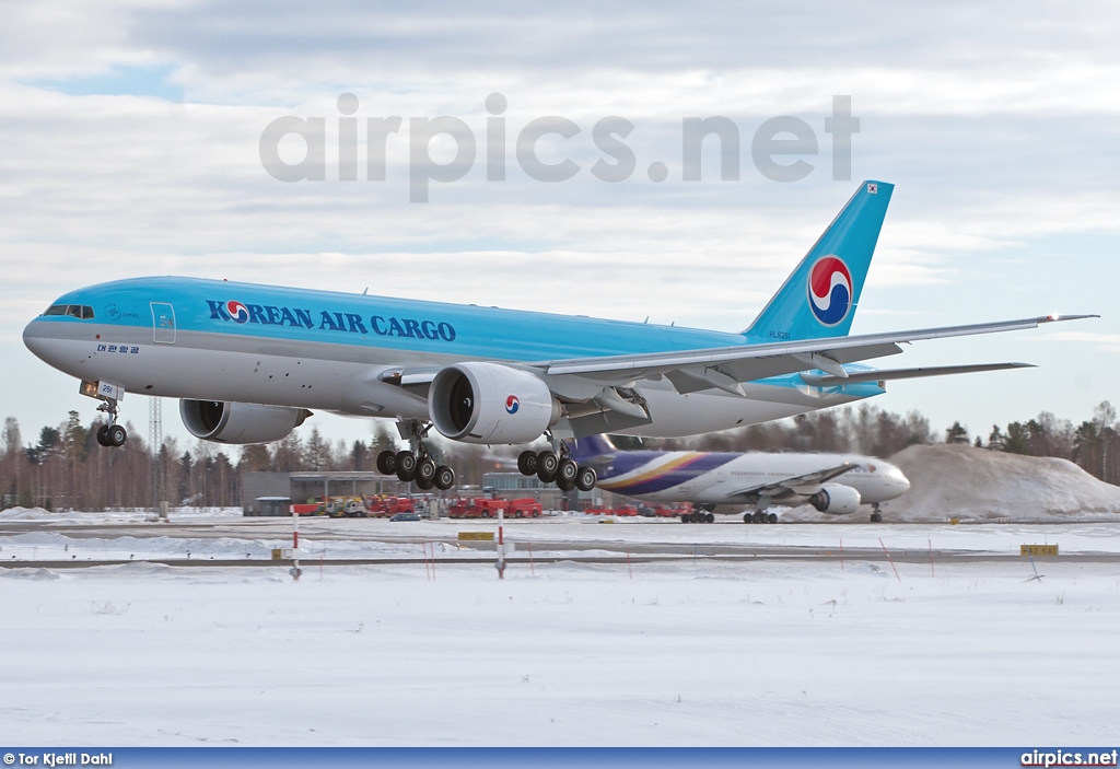 HL8251, Boeing 777F, Korean Air Cargo