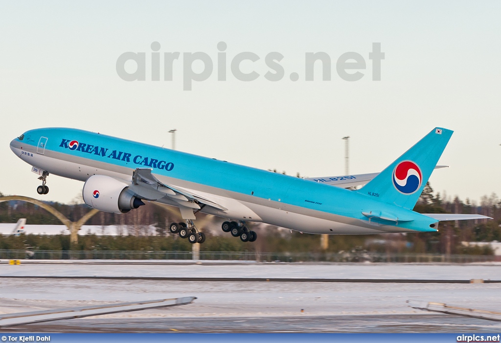 HL8251, Boeing 777F, Korean Air Cargo