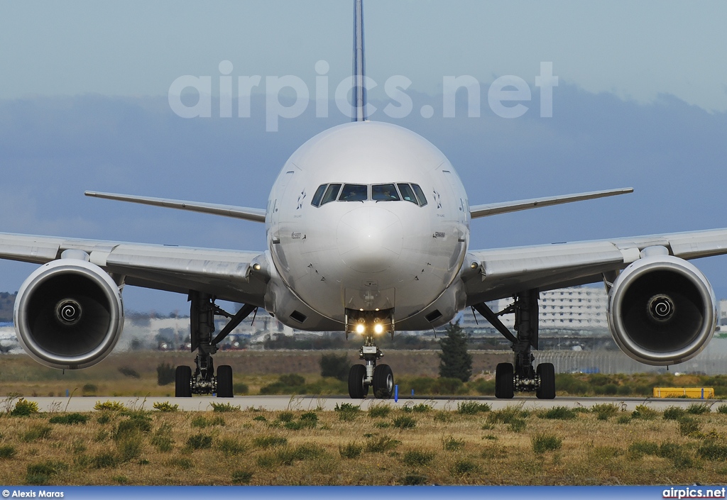 HS-TKA, Boeing 777-300, Thai Airways