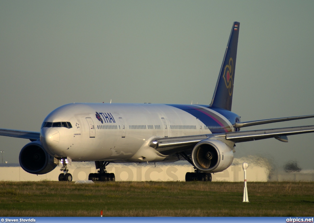 HS-TKC, Boeing 777-300, Thai Airways