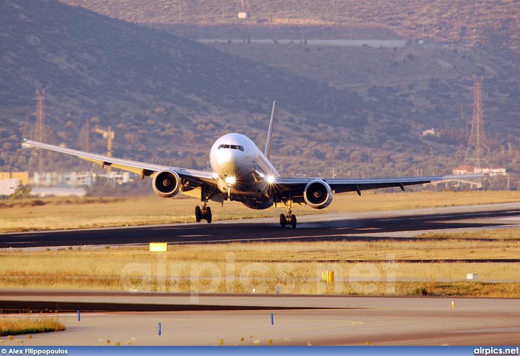 HS-TKD, Boeing 777-300, Thai Airways